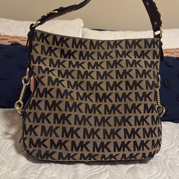 Michael Kors Large Shoulder Bag - Picture 3 of 9